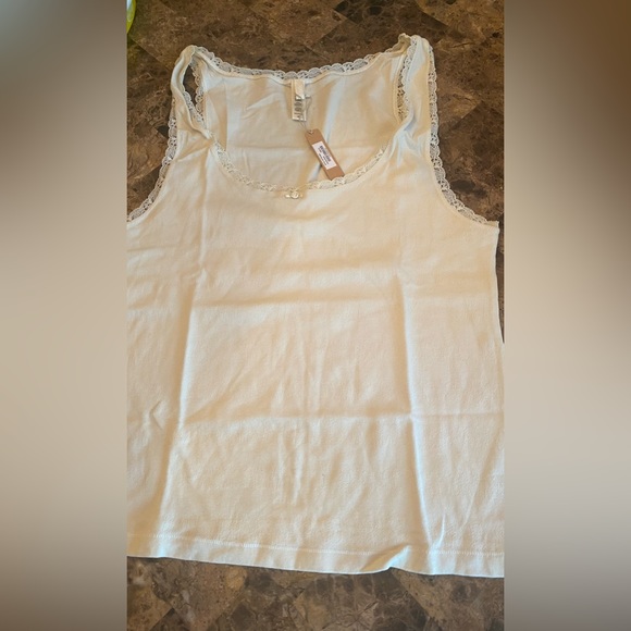 SKIMS POINTELLE BONE TANK TOP - Picture 5 of 5